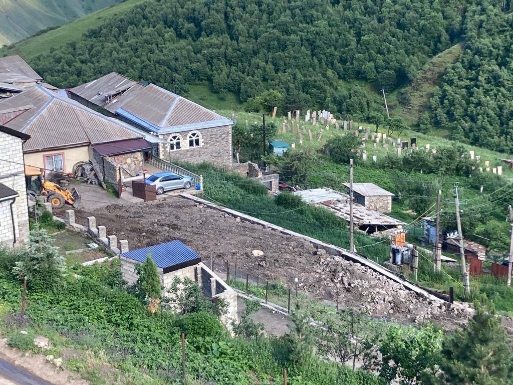 В рамках республиканской программы «Мой Дагестан - Мои дороги» в селе Содаб отремонтировали важный участок внутрисельской дороги